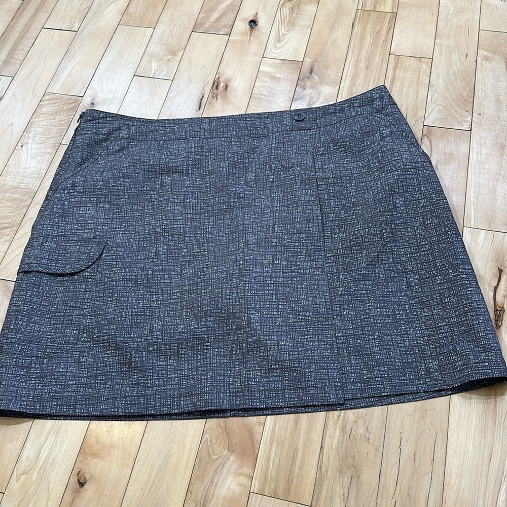 Avia Skort